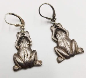 SOLD, Pair of sterling silver frog earrings. Cute!