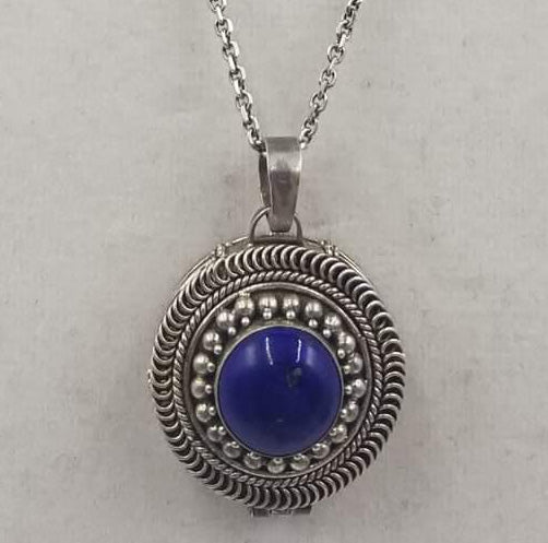 Lapis lazuli pendant necklace. Beautiful!